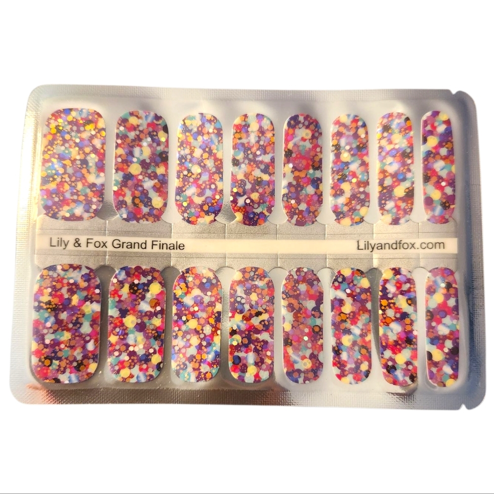 Lily & Fox Grand Finale Nail Wraps